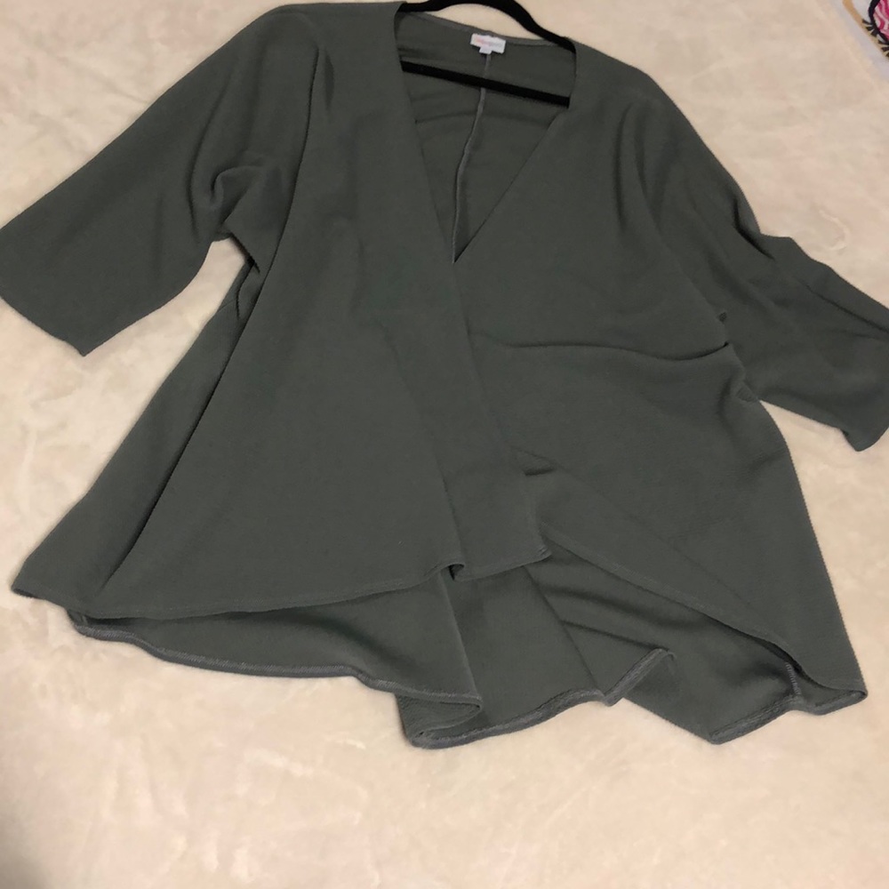 🎉 3/$20 Lularoe L Lindsey coverup